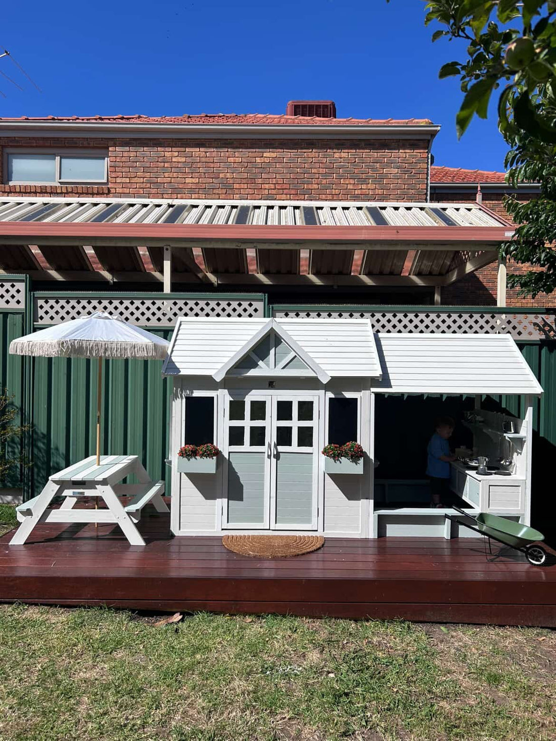 What Age Is Appropriate for a Cubby House?