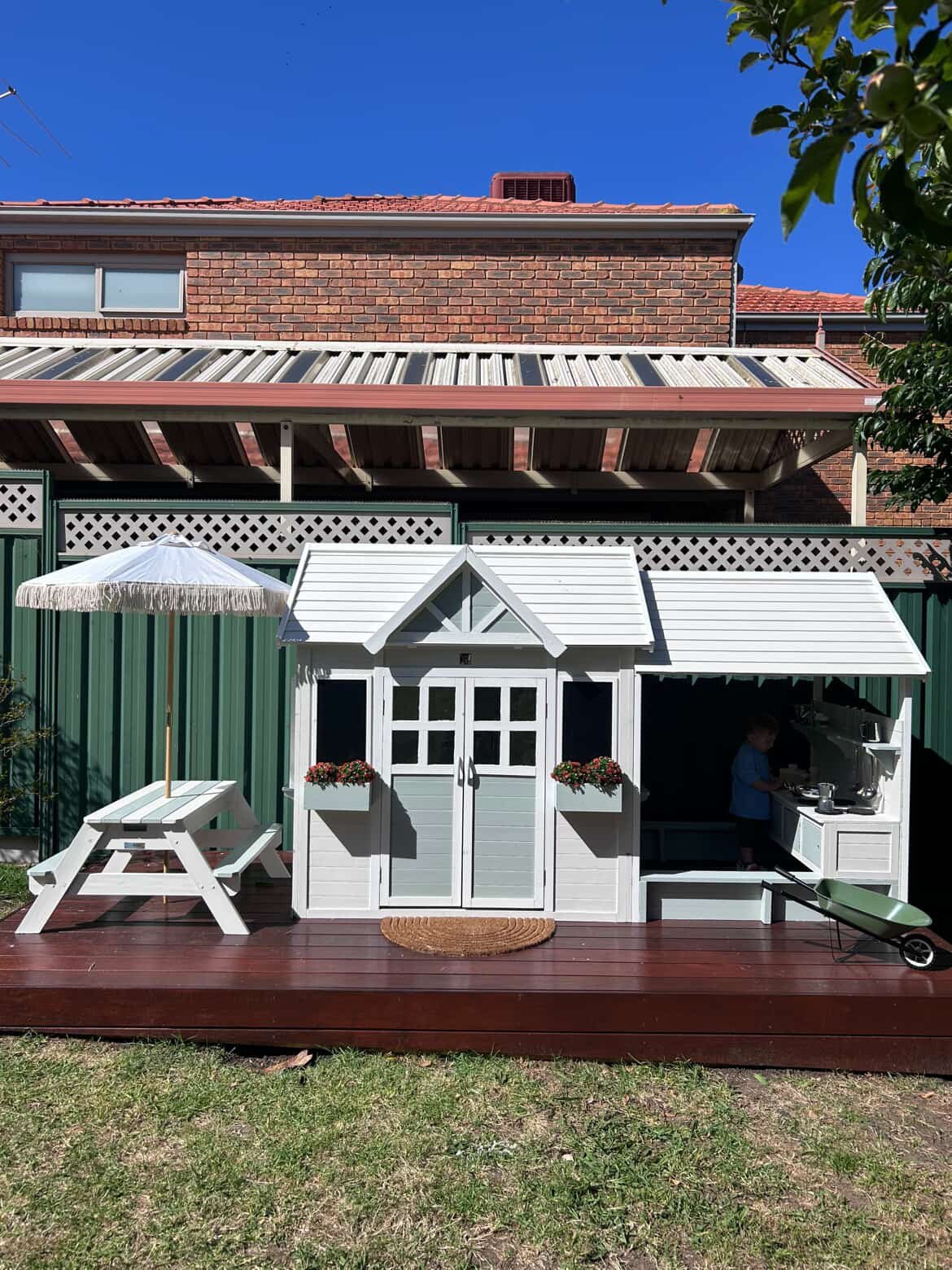 What Age Is Appropriate for a Cubby House?