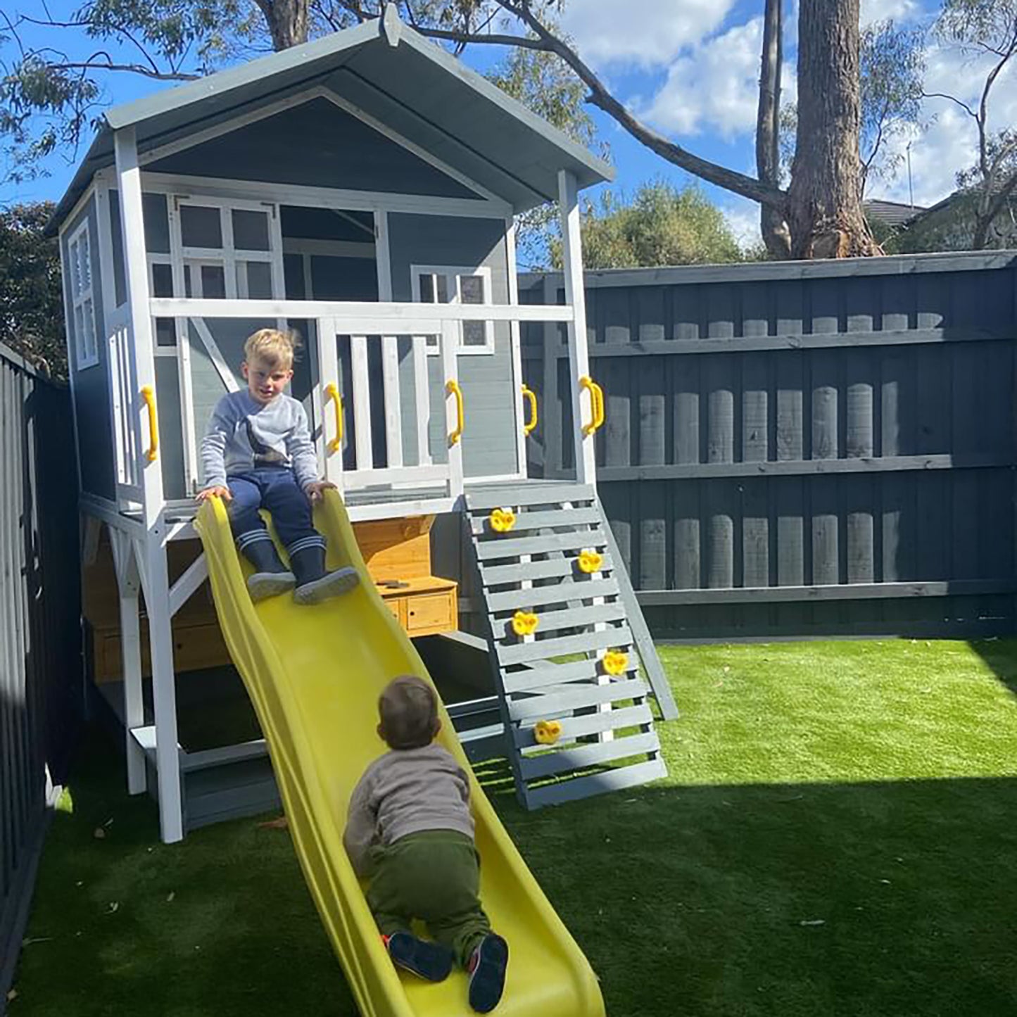 Caboodle Shack with Mud Kitchen & Monkey Bars