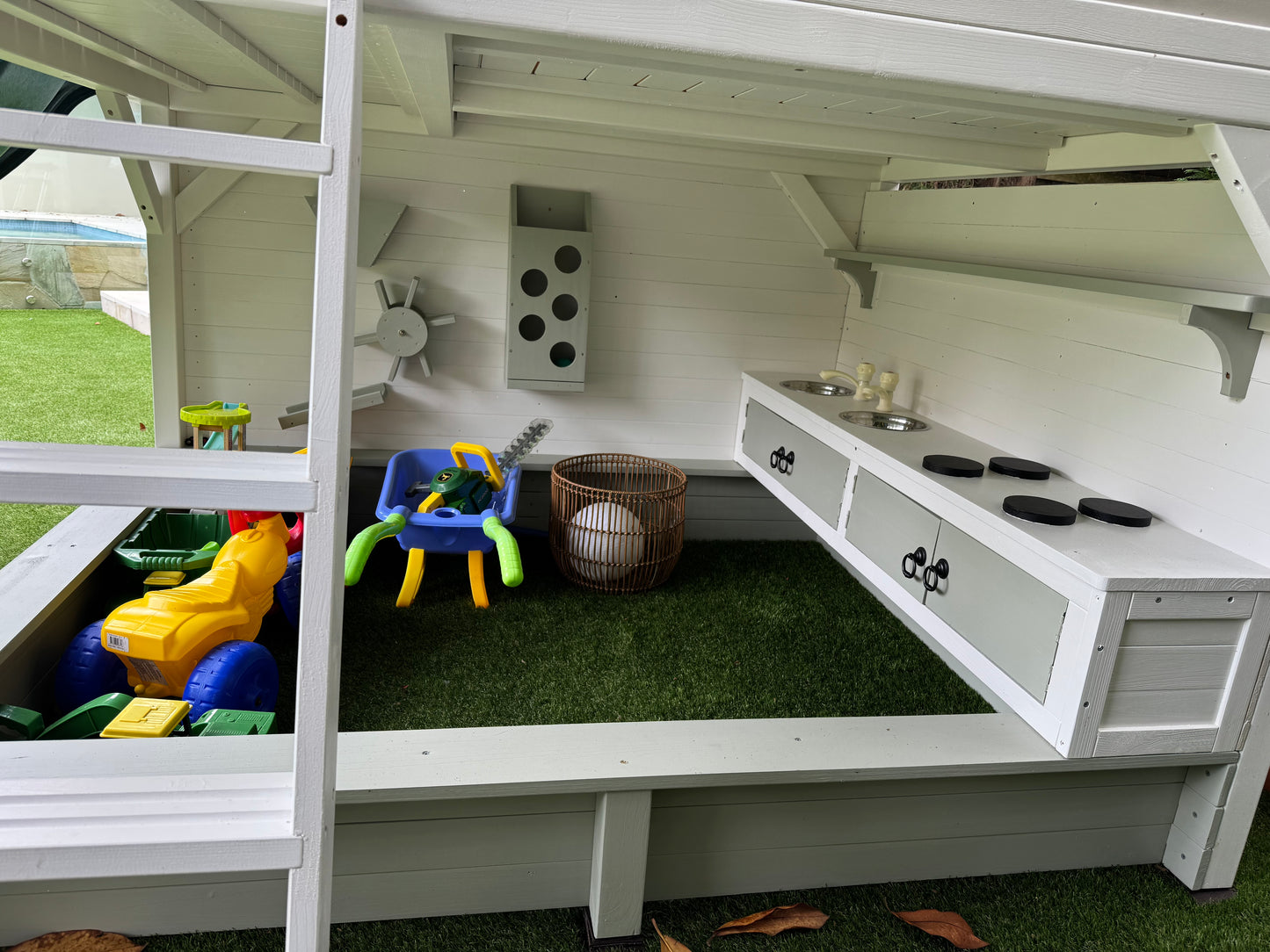 Inspiration Shack with Mud Kitchen & Activity Zone