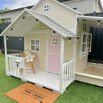 Lovely Shack With Mud Kitchen & Slide